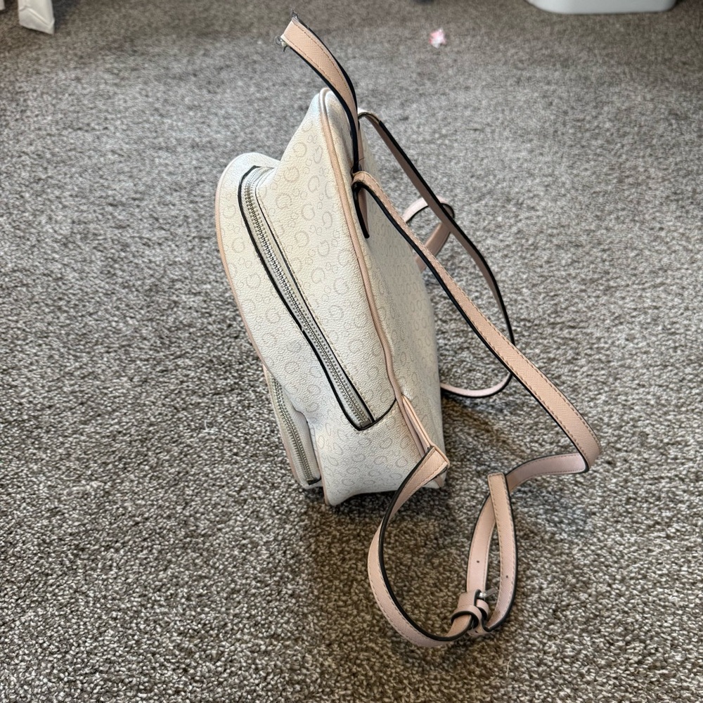 Guess Backpack - Picture 4 of 15